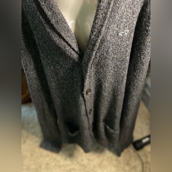 Hollister Woman’s Long Grey Sleeved  Cardigan Sweater (Medium) - Picture 2 of 12